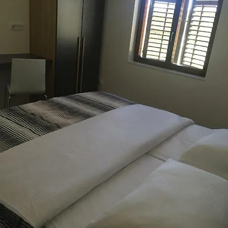 Kuca Za Odmor Vojak Appartement Pula